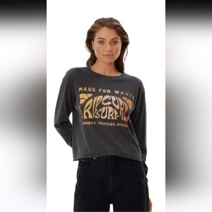 RIP CURL MADE FOR WAVES GRAPHIC TEE.